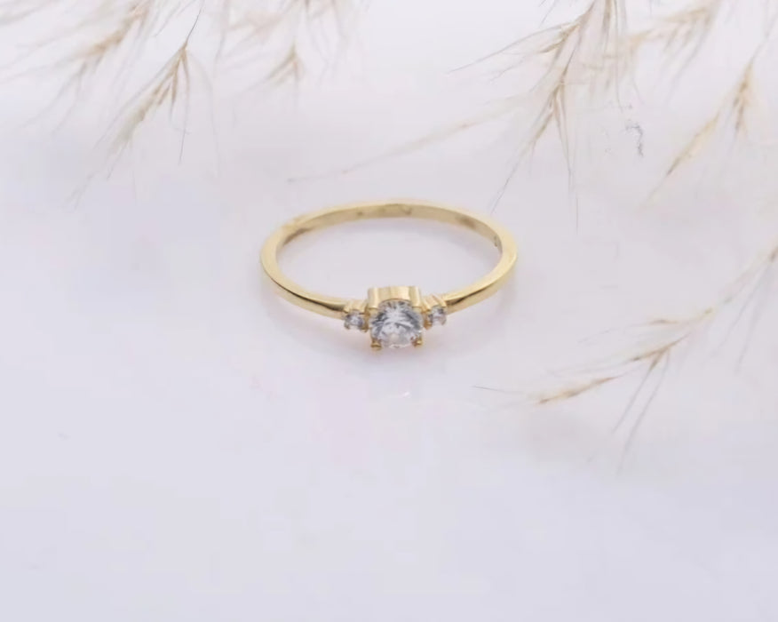 14k Gold Round Zircon Ring