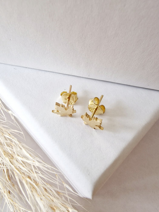 14K Gold Maple Leaf Stud