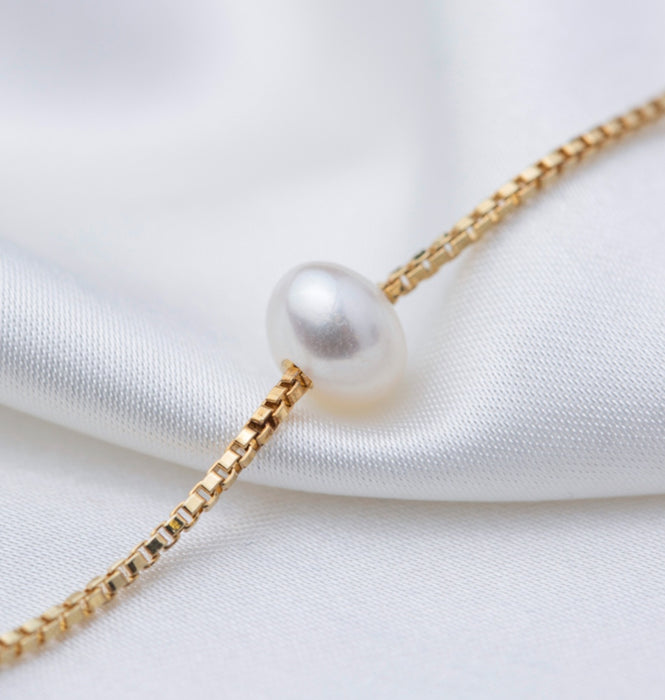 Delicate Pearl Bracelet