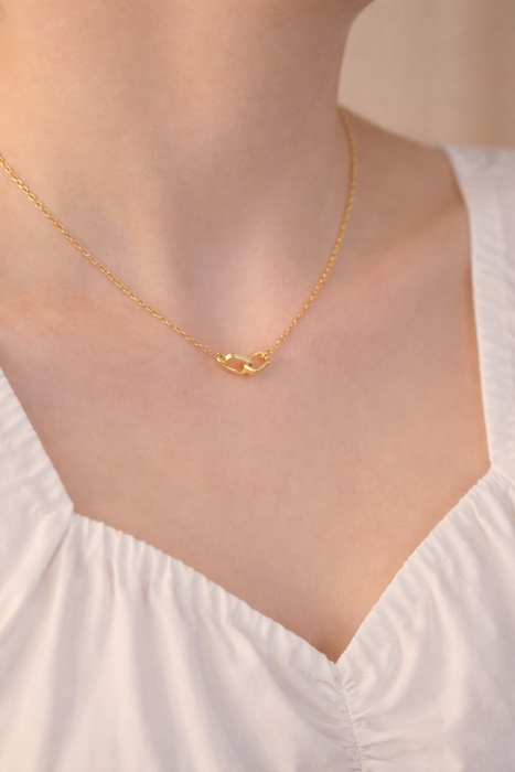 Interlinked Chain Necklace