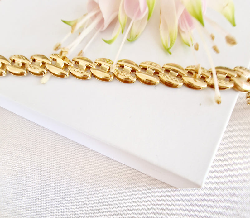 14k Gold Elegant Design Bracelet